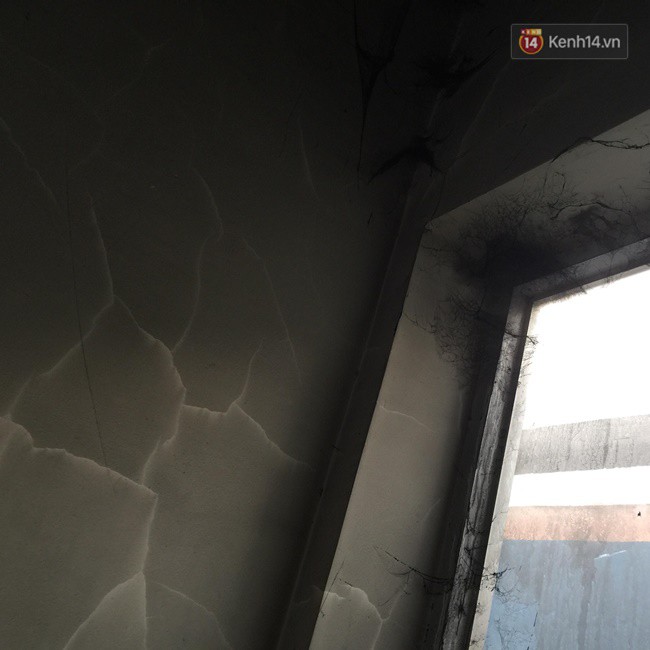 Khung cảnh ám ảnh trong chung cư Carina 3 ngày sau vụ cháy khiến 13 người thiệt mạng